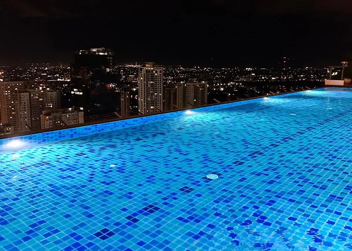 The Crestmont Aparthotel Manila