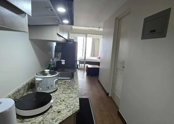 The Crestmont Aparthotel Manila